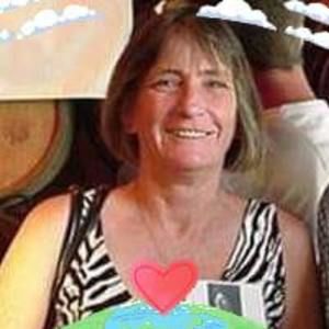 Meet your Posher, Debbie